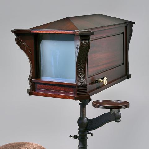 Chazen_optics stool wood box on tripod stand